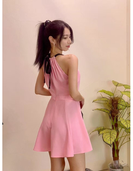 Cut连身裙