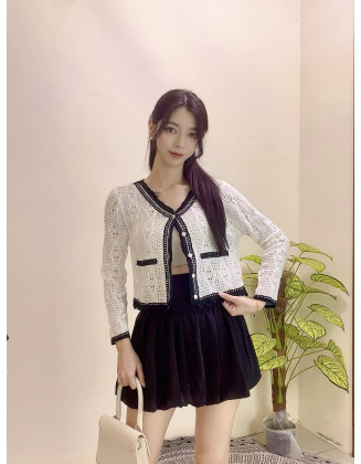 黑边针织外套