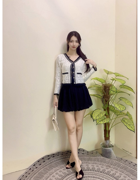 黑边针织外套